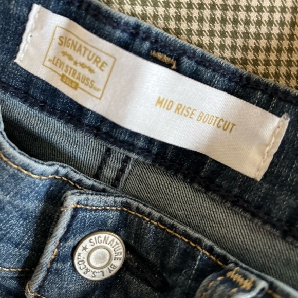LEVIS MID RISE BOOTCUT LEVIS (#8) - Picture 3 of 8